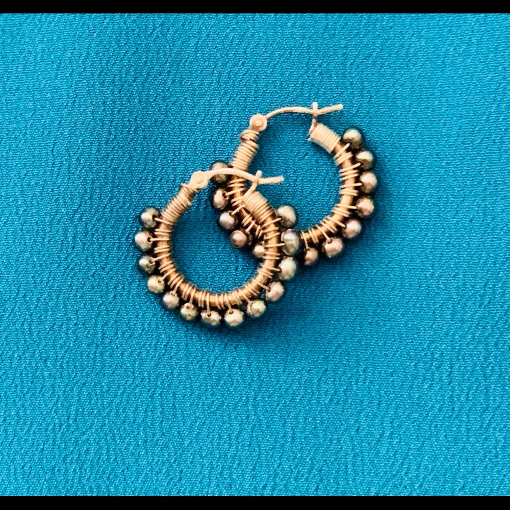 Viv&Ingrid Small Wrap Silver Gray Pearl Hoop